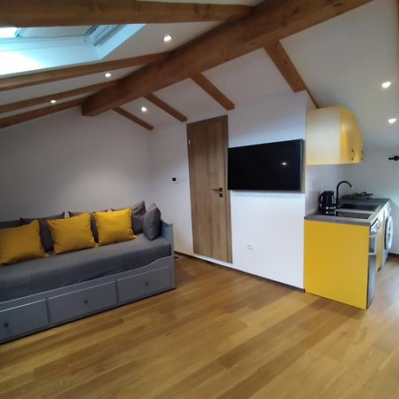 Luxury Apartment - Old Soul With A New Heart เซรส ภายนอก รูปภาพ