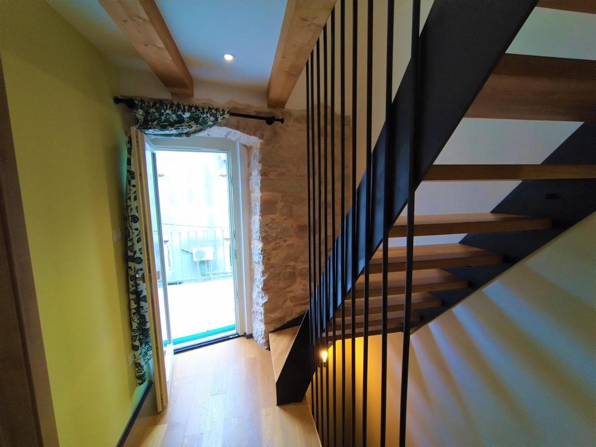 Luxury Apartment - Old Soul With A New Heart เซรส ภายนอก รูปภาพ