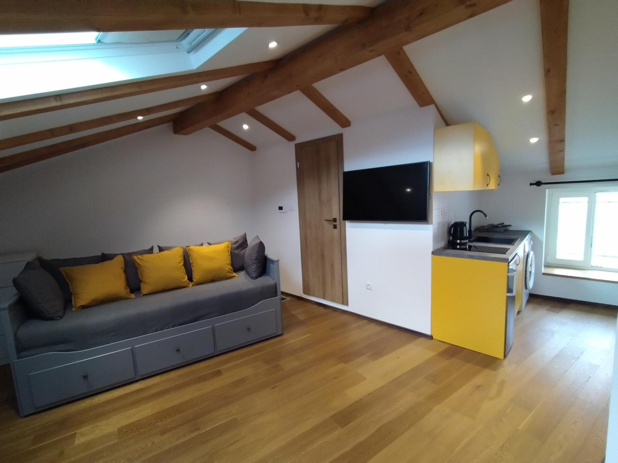 Luxury Apartment - Old Soul With A New Heart เซรส ภายนอก รูปภาพ